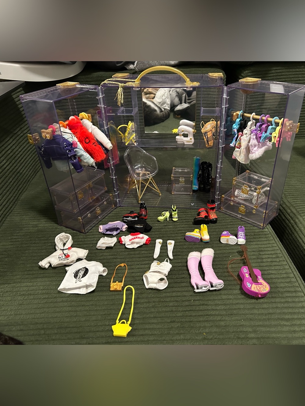Rainbow High Deluxe Fashion Closet Huge Clothes Shoes Accessories Lot